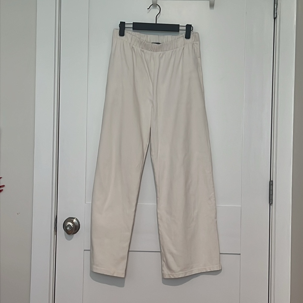 Brandy Melville Cream Sweatpants Relaxed Fit